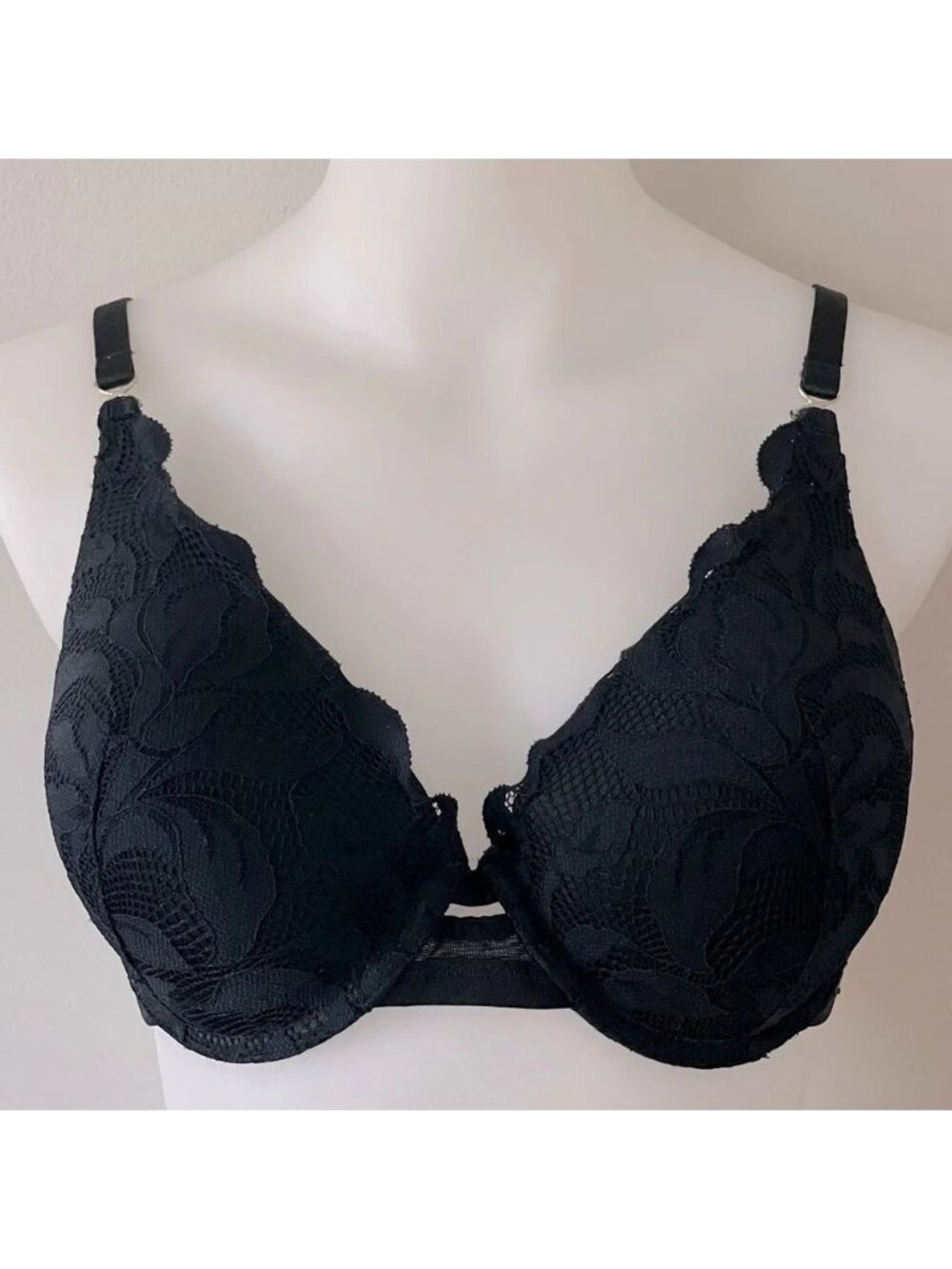 La Vie En Rose Black Lace Push Up Bra - 38B